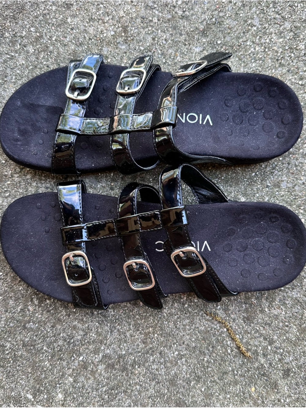 Vionic Women’s Black Triple-Buckle Slide Sandals